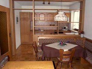 Küche und Essbereich Bad der Ferienwohnung B im Haus Alpenkranz