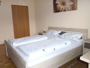 Schlafzimmer der Ferienwohnung B im Haus Alpenkranz